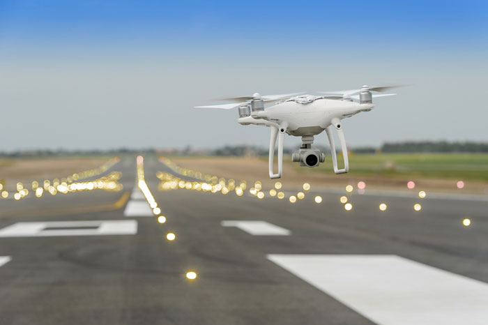 Î‘Ï€Î¿Ï„Î­Î»ÎµÏƒÎ¼Î± ÎµÎ¹ÎºÏŒÎ½Î±Ï‚ Î³Î¹Î± Airport Surveillance with Drones for Improved Airport Safety